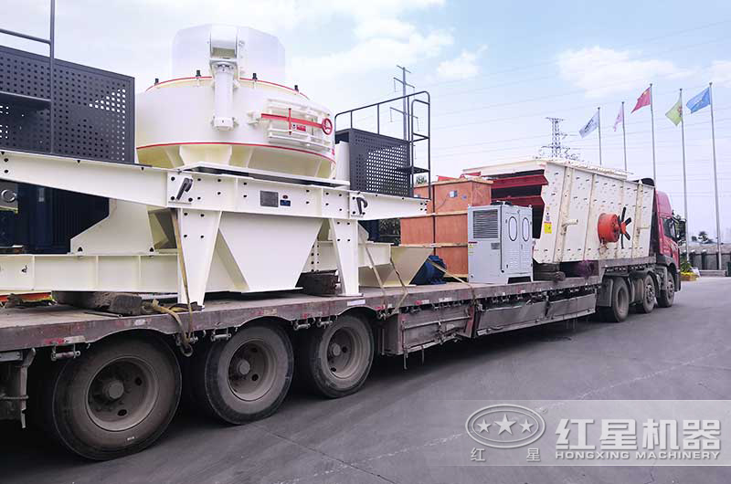 紅星整套青石破碎生產線設備裝車發(fā)貨現(xiàn)場 紅星整套青石破碎生產線設備裝車發(fā)貨現(xiàn)場