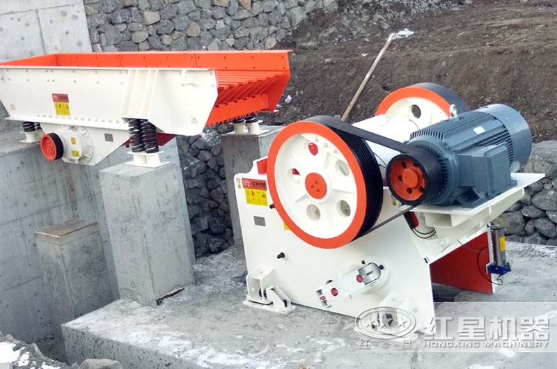 HDX86德版顎式破碎機(jī)現(xiàn)場 HDX86德版顎式破碎機(jī)現(xiàn)場