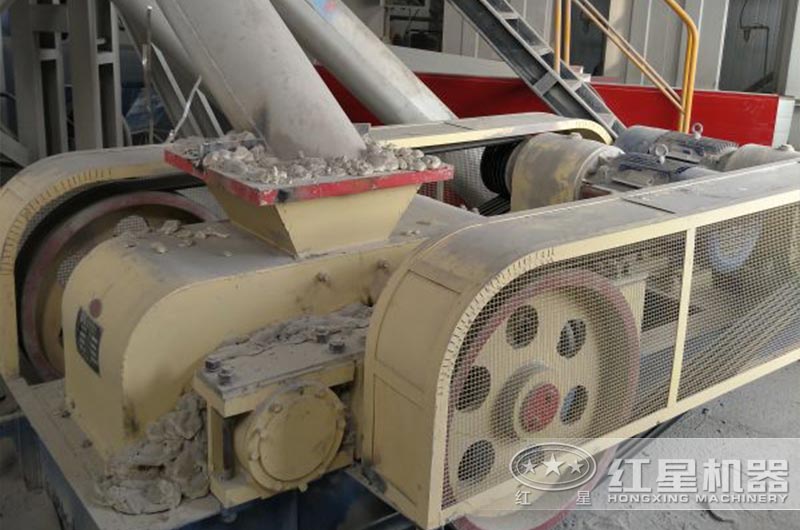 關于對輥式破碎機，客戶最常問的5個問題（紅星老師傅實地講解）